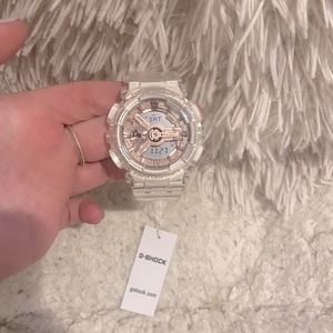 Gshock women’s watch rosè gold & clear